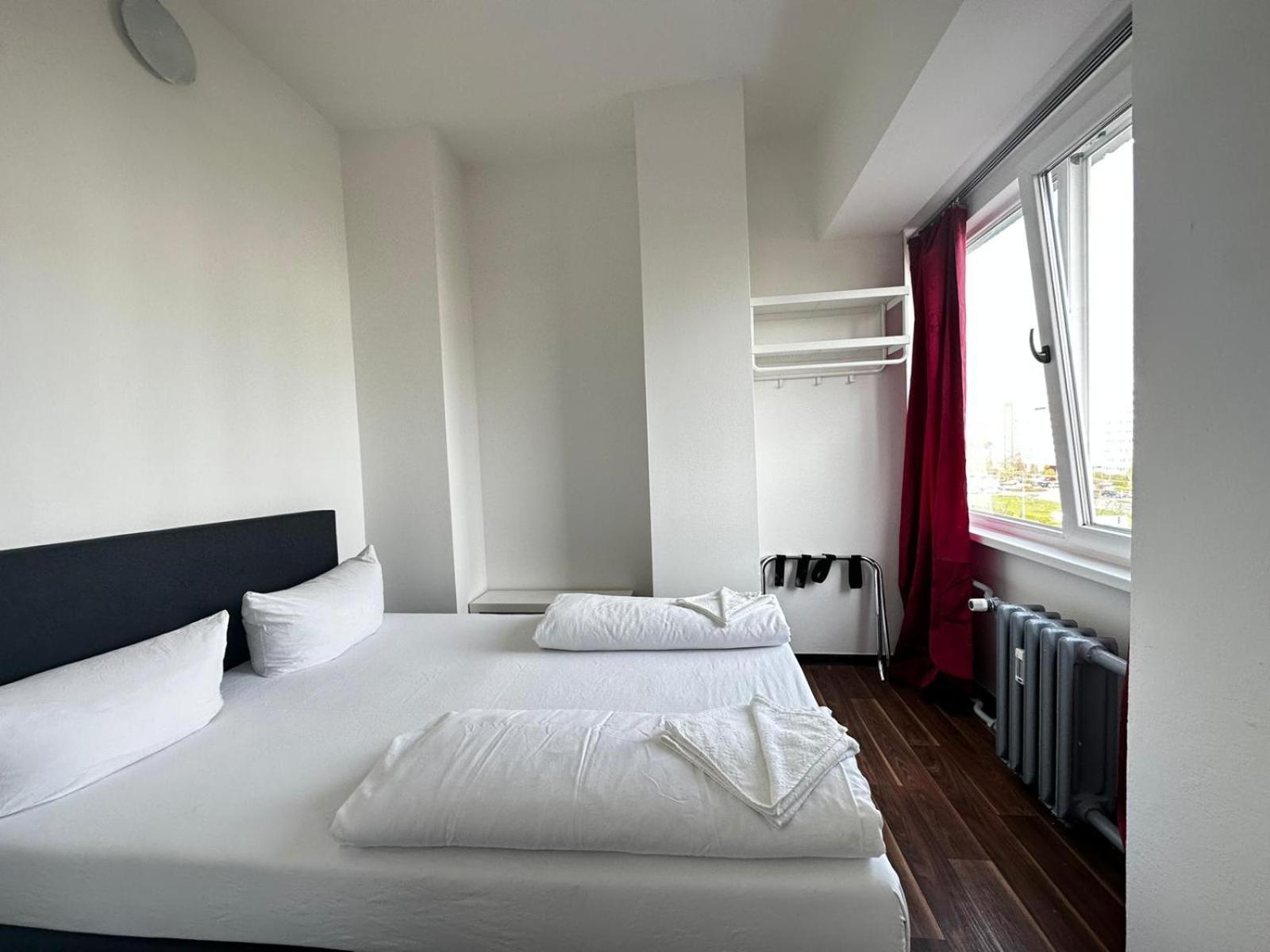 Ootel.Com Berlin Luaran gambar
